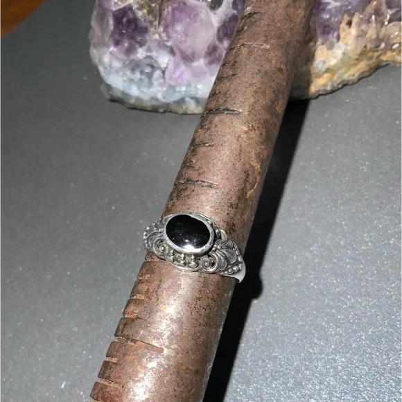 Vintage 925 Onyx Ring w/ Ornate Scrollwork Sz 6 - Picture 6 of 15